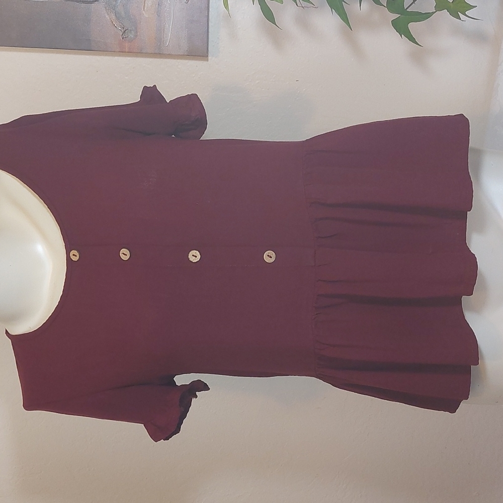 FINAL TOUCH short sleeve, wine colored top. Size S. Pre-owned very gently worn.